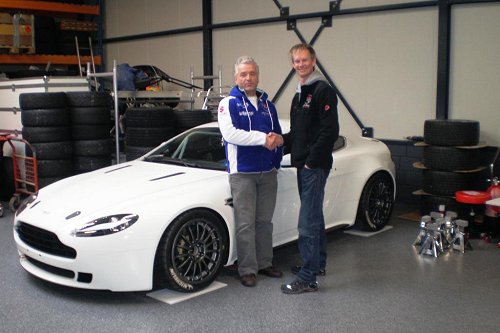Pim van Riet met Rhesus Racing en Aston Martin in Dutch GT4